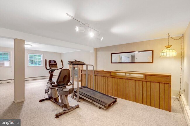 Building Photo - 5315 Summit Dr