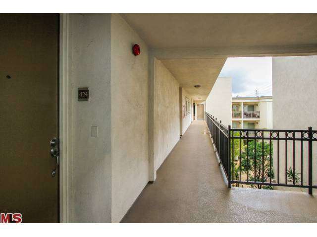 Building Photo - 141 S Clark Dr