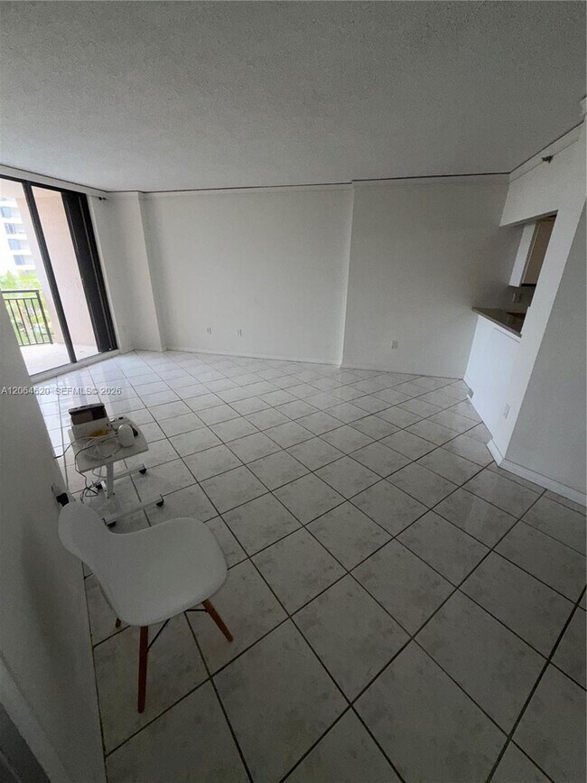 Building Photo - 540 Brickell Key Dr