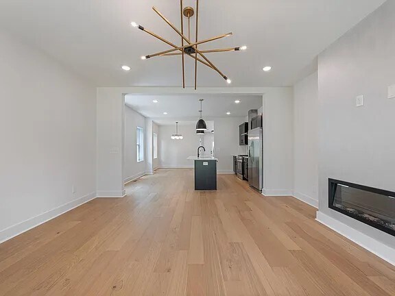 Building Photo - 2128 12th Ave N