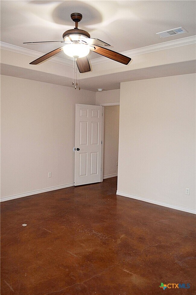 Building Photo - 5900 Boxelder Trail