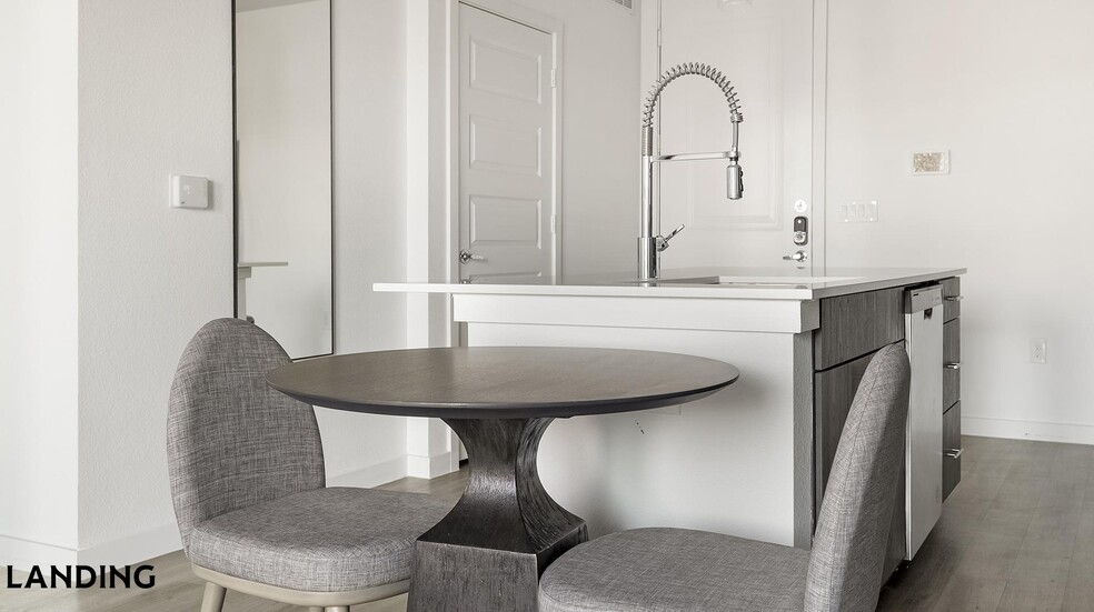 Building Photo - 7106 Culebra Commons