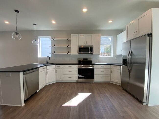 Building Photo - Beautiful New Construction in Madison - 3 Bed 2 Bath - Utilities & Lawncare Included