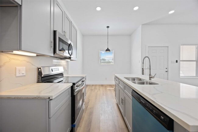 Building Photo - 9723 Cargill St