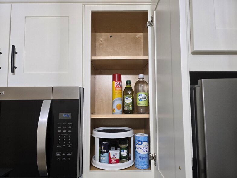 Building Photo - 396 Kaplan Ave