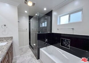 Building Photo - 7601 Kittyhawk Ave