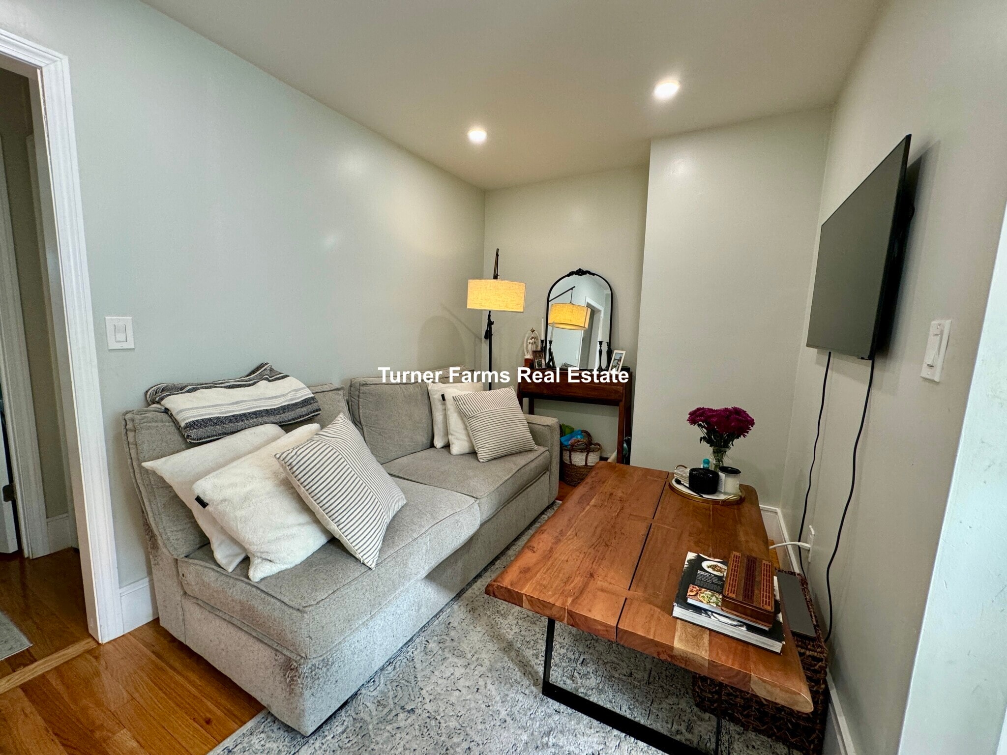 Building Photo - 91 Hudson St