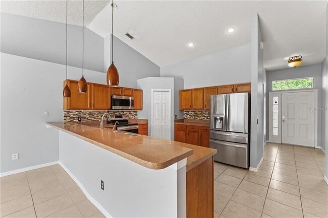 Building Photo - 408 Magpie Ct