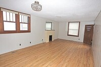 Building Photo - 344 E Adams Ave