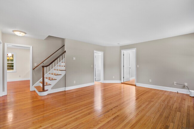Building Photo - 26 Great Hillwood Rd