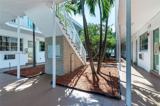 Building Photo - 7950 Tatum Waterway Dr