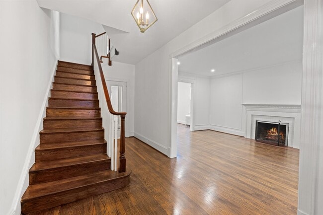 Building Photo - 2814 Bellevue Terrace NW