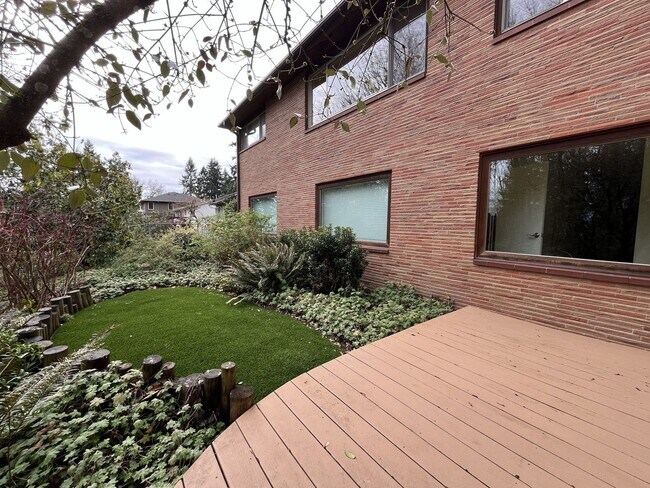 Building Photo - Spacious 1 Bedroom ADU Steps to OHSU with Soaking Tub, Rain Shower, and Treeline Views