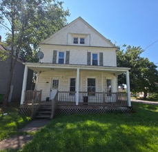 Building Photo - Single Family Home 3 beds 1.5 bath Available Now!