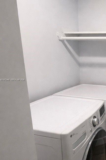 Building Photo - 1555 W 44th Pl