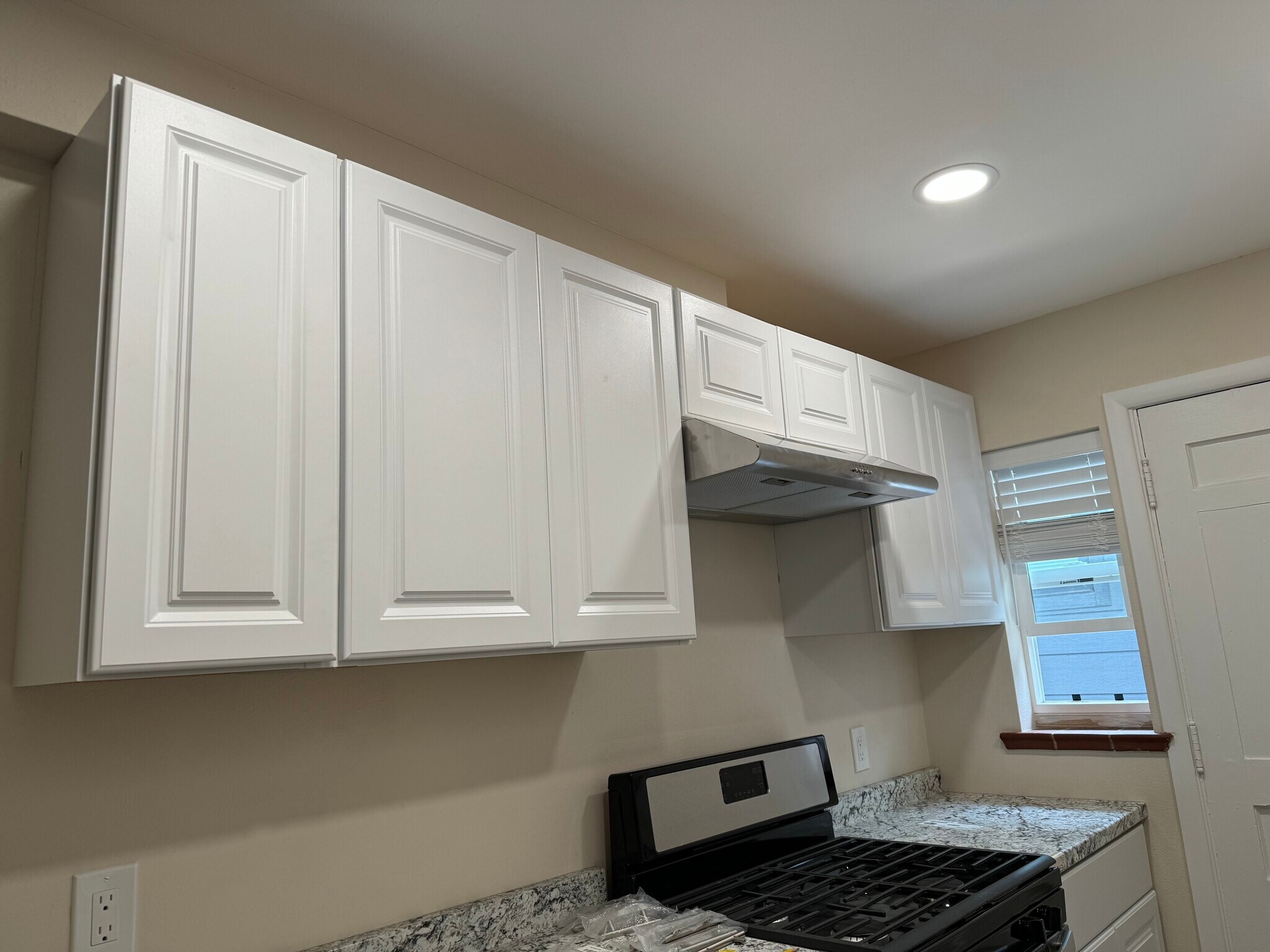 Kitchen - 1077 Colorado Blvd