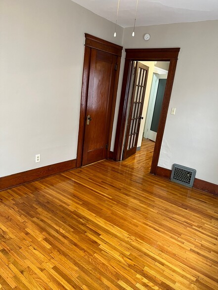 Building Photo - 114 N Kimball St