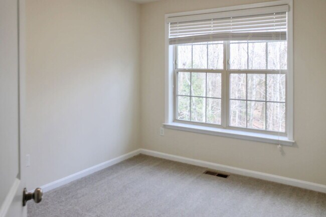 Building Photo - 15200 Lady Lauren Ln