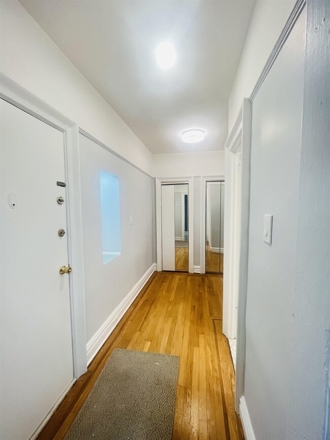Building Photo - 3718 Park Ave