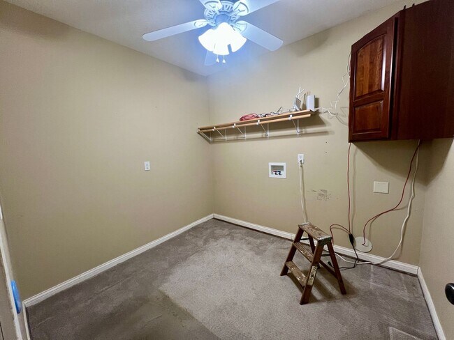 Building Photo - Gorgeous brick home with room to roam!