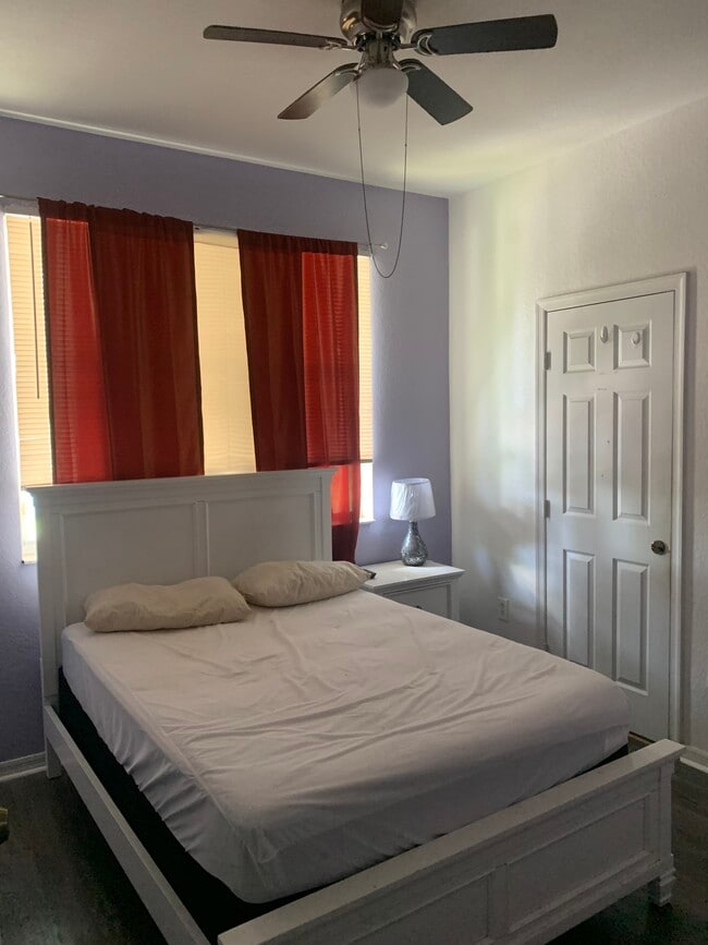 Building Photo - 3005 NW 30th Ave