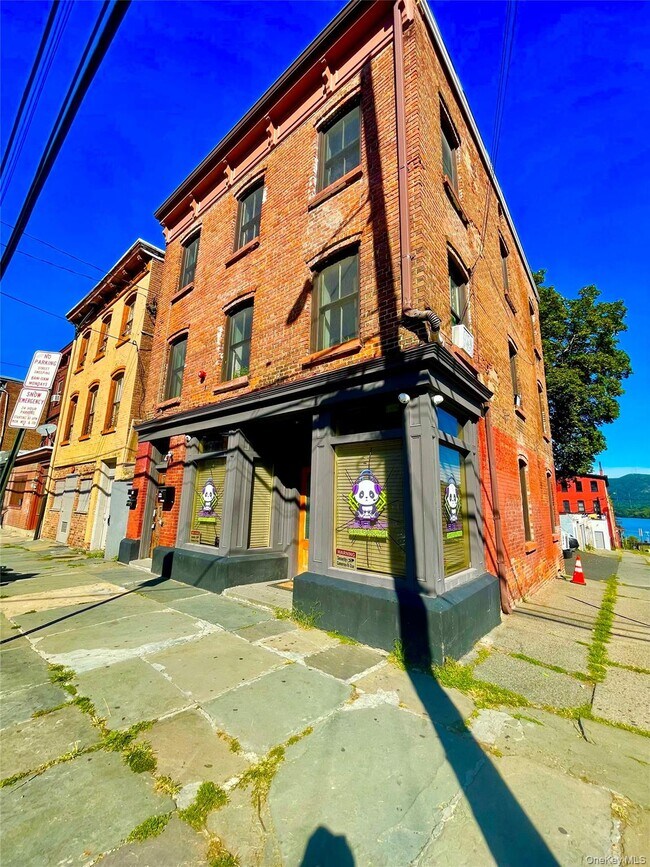 Primary Photo - 2 Liberty St