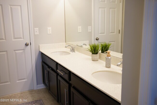 Building Photo - 14629 Serenoa Dr