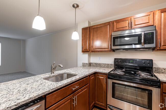 1BR, 1BA Traditional - Kitchen - The Heights