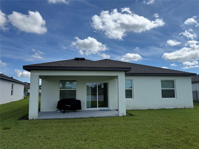 Building Photo - 9975 Last Lgt Gln