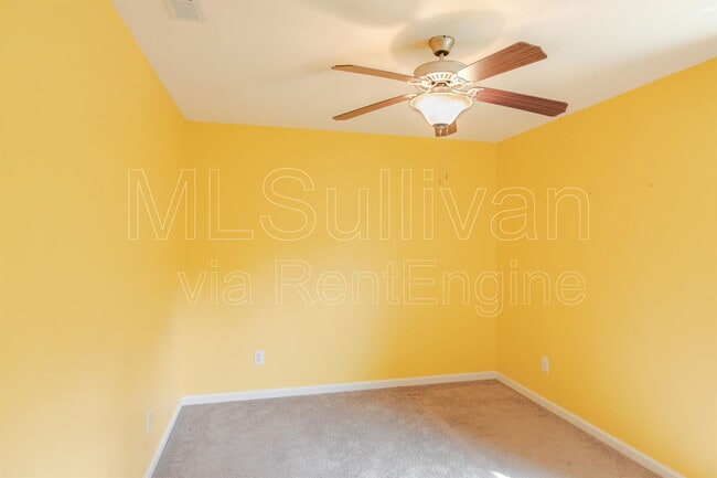 Building Photo - 110 Glenview Lane