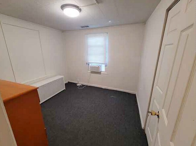 Building Photo - 127 Hazelhurst Ave