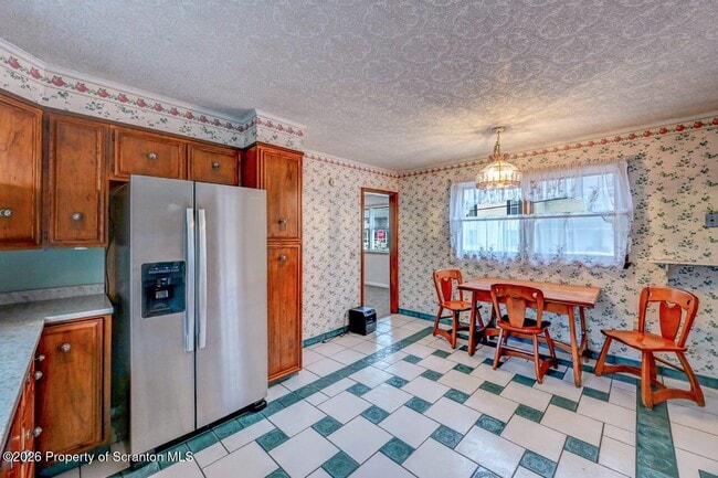 Building Photo - 454 Hickory St