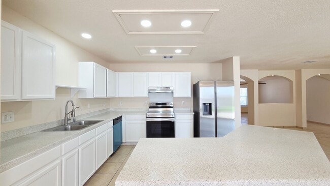 Building Photo - 5 Bedroom Beauty!  Far NorthWest SA off Potranco and Loop 1604