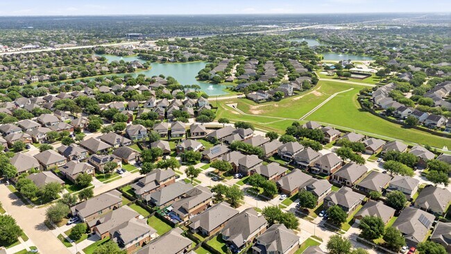 Building Photo - 11103 Avery Oaks Ln