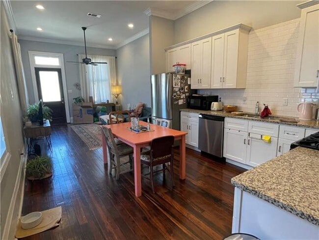 Building Photo - 2932 St Ann