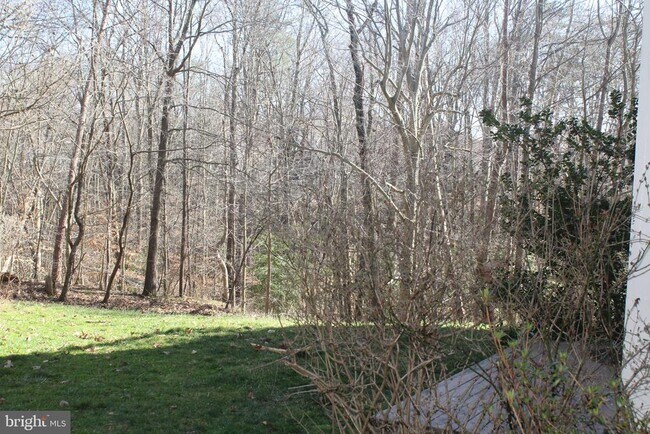 Building Photo - 2709 Summerview Way