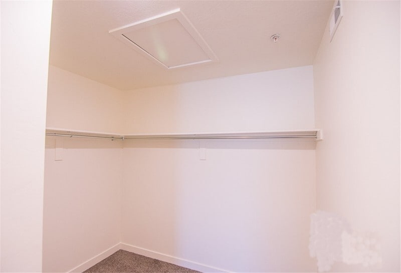 Building Photo - 799 E 550 S