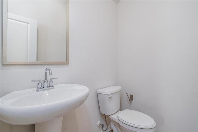 Building Photo - 1472 Villageside Ct
