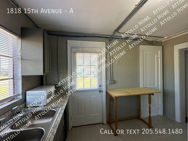 Building Photo - 1818 15th Ave