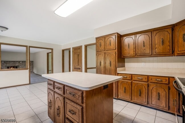 Building Photo - 34 Willow Brook Ln