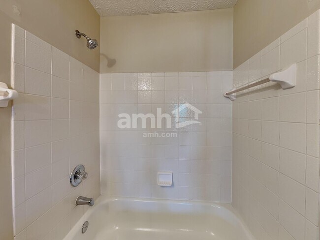 Building Photo - 8510 Reynoldswood Dr
