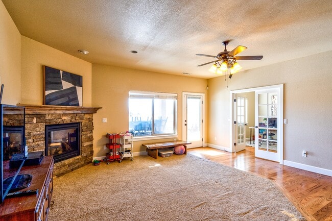 Building Photo - 1085 Diamond Rim Dr
