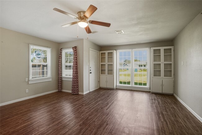 Building Photo - 1015 Prune St