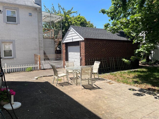 Building Photo - 248-29 Cambria Ave