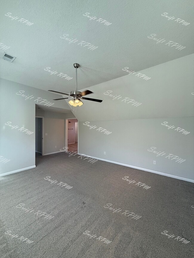 Building Photo - 15602 Maple St