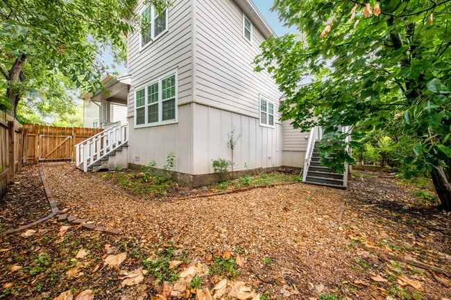 Building Photo - 2809 E 22nd St