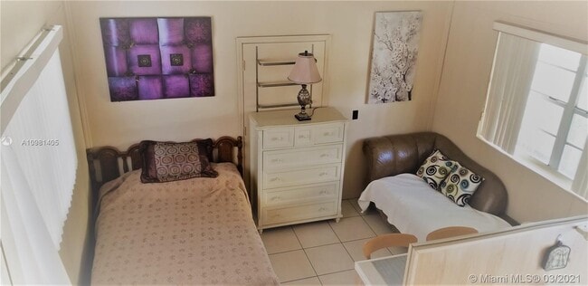 Building Photo - 250 N Biscayne River Dr