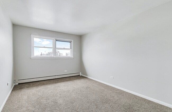 Building Photo - 4410 W 111th St