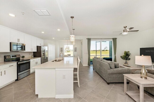 Building Photo - 12550 Galapagos Ct