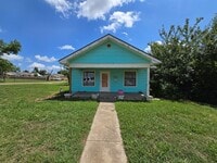 Building Photo - Charming 2 bedroom, 1 bathroom home
